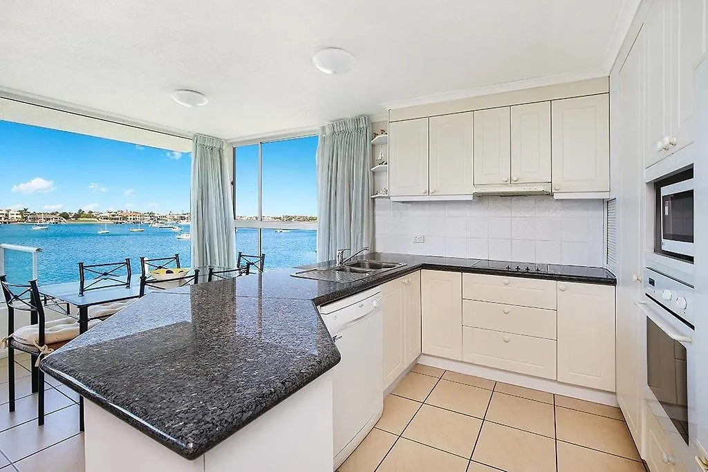 Amazing Waterfront Views Sunshine Coast!!! H330 Daire